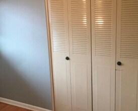 630 N Lincoln Ave, Unit ONE BED in Addison, IL - Building Photo - Building Photo