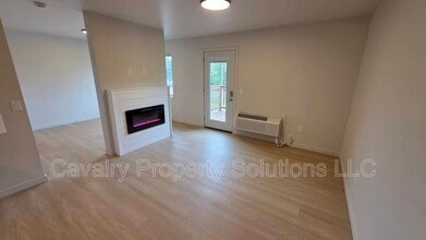 1221 Commonwealth Ave in Duluth, MN - Building Photo - Building Photo