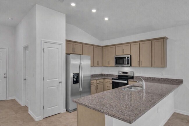 2401 Jupiter Blvd SW in Palm Bay, FL - Building Photo - Building Photo