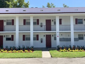 10120 NW 36th St in Coral Springs, FL - Building Photo