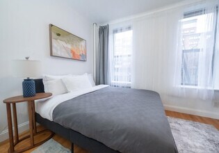 302 E 104th St in New York, NY - Building Photo - Building Photo