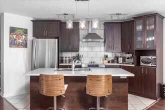 6150 De Lusa Rue in Brossard, QC - Building Photo - Building Photo