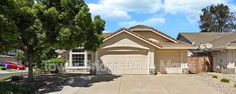 8992 Panamint Ct in Elk Grove, CA - Building Photo