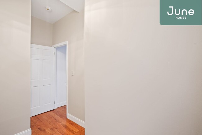 31 Saint Marks Pl-Unit -A in New York, NY - Building Photo - Building Photo