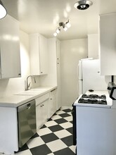 Apartments in Santa Monica, CA - Building Photo - Building Photo