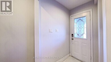 2664 Castlebridge Dr in Mississauga, ON - Building Photo - Building Photo