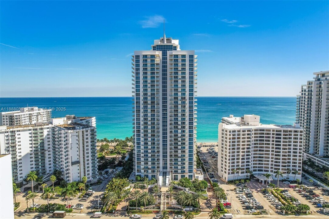 3101 S Ocean Dr, Unit 1904 in Hollywood, FL - Building Photo