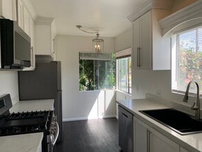 699 Mariposa St, Unit AA in La Habra, CA - Building Photo - Building Photo
