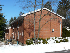 Regency II Apartments in Vernon, CT - Building Photo - Building Photo