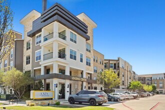 Axis at Watters Creek in Allen, TX - Foto de edificio - Building Photo