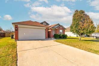 111 Bayliss St in Hutto, TX - Building Photo - Building Photo