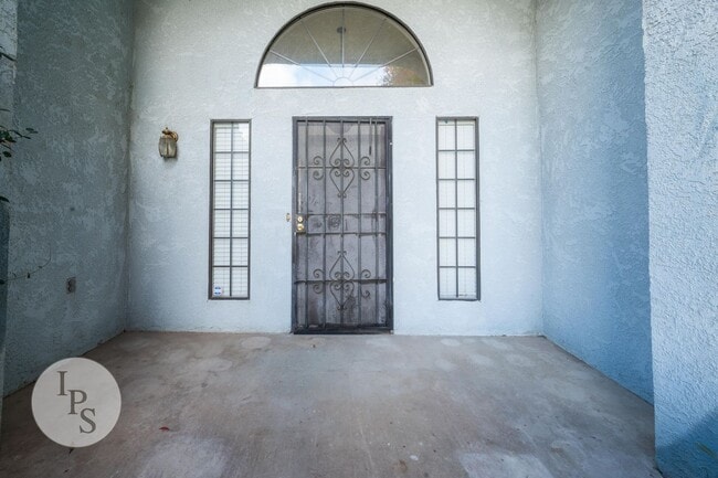 4253 W Los Altos Ave in Fresno, CA - Foto de edificio - Building Photo