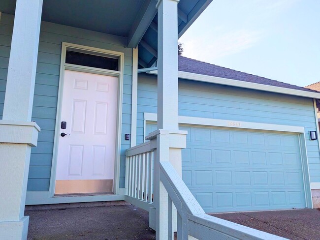 19524 SW Treehouse Ln in Beaverton, OR - Foto de edificio - Building Photo