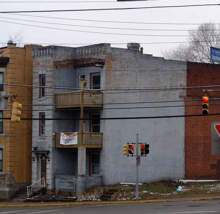 3809 California Ave in Pittsburgh, PA - Foto de edificio