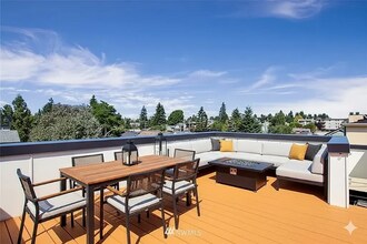 8507 18th Ave NW in Seattle, WA - Foto de edificio - Building Photo