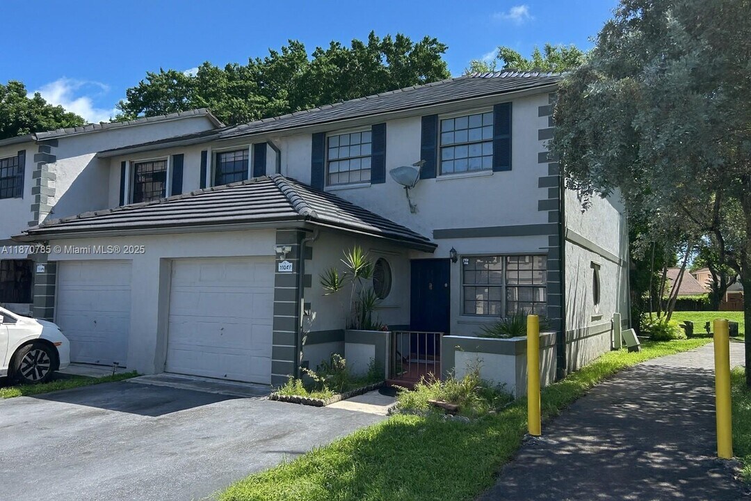 11047 SW 154th Ct in Miami, FL - Building Photo