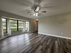 641 Southland Rd in Venice, FL - Building Photo - Building Photo