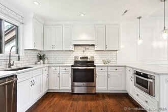 122 Heritage Vlg in Southbury, CT - Building Photo - Building Photo