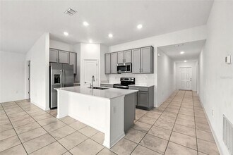 1950 Birnham Wood Bnd in Kissimmee, FL - Building Photo - Building Photo