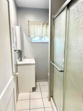 718 Virginia Ave in Rochester, PA - Foto de edificio - Building Photo