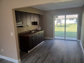 753 NE 9th St in Crystal River, FL - Foto de edificio - Building Photo