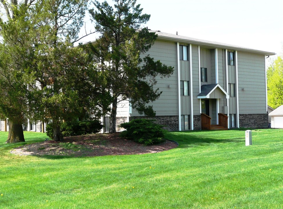 Parkview Apartments in Grimes, IA - Building Photo