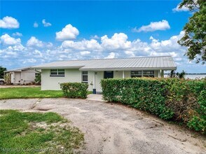 403 Lake Lotela Dr in Avon Park, FL - Building Photo - Building Photo