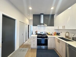 841 N Mozart St, Unit A08C in Chicago, IL - Foto de edificio - Building Photo