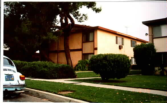 406 N Silverwood Ave in Upland, CA - Building Photo - Building Photo