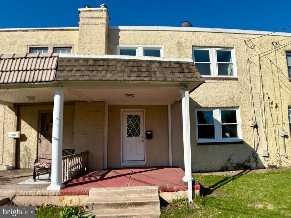 1107 Cinnaminson Ave in Cinnaminson, NJ - Building Photo