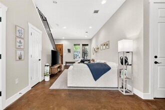 3003 Lovell Dr in Austin, TX - Building Photo - Building Photo