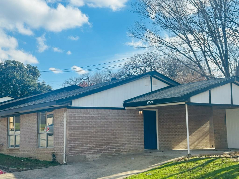 Fellowship Apartments in Arlington, TX - Building Photo