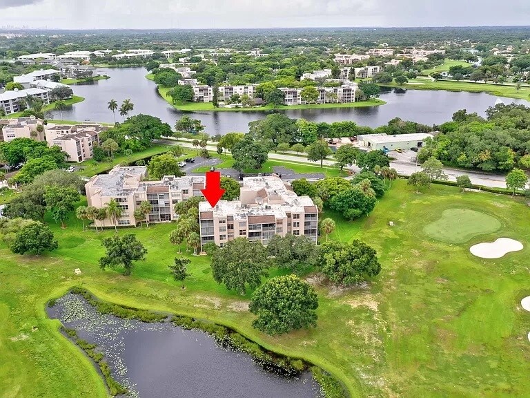 9410 Tangerine Pl, Unit Tangerine Place in Davie, FL - Building Photo
