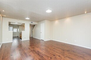 4521 N O'Connor Rd in Irving, TX - Building Photo