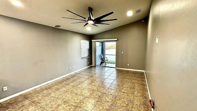 544 SE 5th Ave in Cape Coral, FL - Building Photo - Building Photo