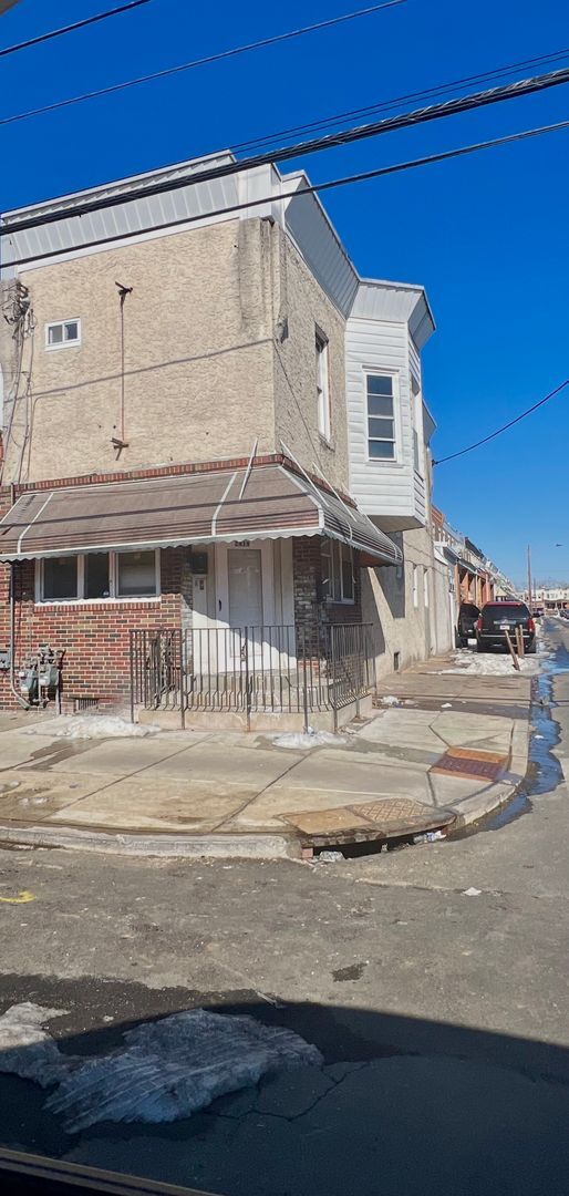 2419 S 62nd St in Philadelphia, PA - Building Photo - Building Photo