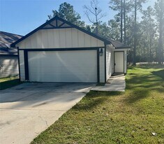 26680 Pools Creek Dr in Huntsville, TX - Building Photo