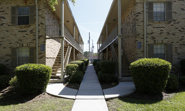 Wilshire Heights in Metairie, LA - Building Photo - Building Photo