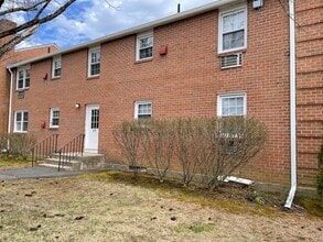 5 Grandview Dr in Farmington, CT - Building Photo - Building Photo