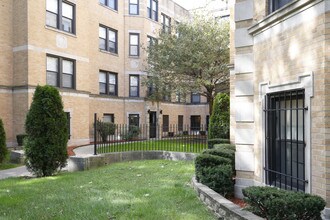 8100-8114 S Essex Ave Chicago, IL 60617 in Chicago, IL - Building Photo - Building Photo