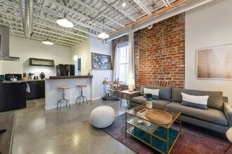 801 Magazine St in New Orleans, LA - Building Photo - Building Photo