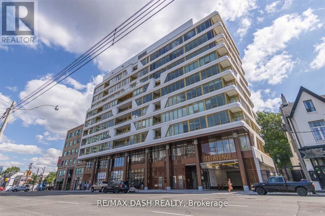 151 Avenue Rd in Toronto, ON - Building Photo