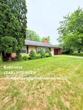 17252 Sunnybrook Dr in Southfield, MI - Building Photo - Building Photo