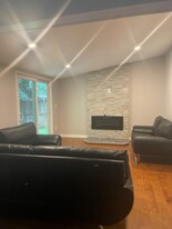 53 Braeburn Ln in Middletown, CT - Building Photo