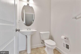 4600 Potomac Highlands Cir in Triangle, VA - Building Photo - Building Photo