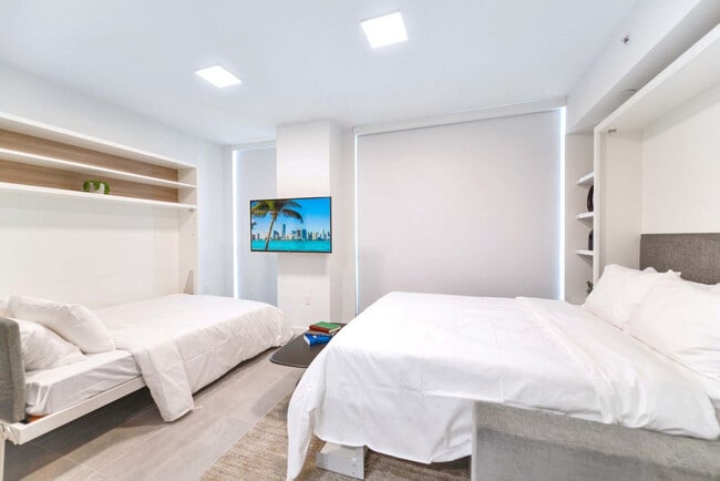 227 NE 2nd St in Miami, FL - Building Photo - Building Photo