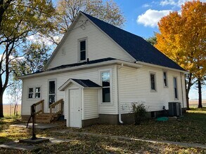 14044 Strawn Rd in Maroa, IL - Foto de edificio - Building Photo