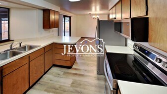 1202 S 39th Ave in Yakima, WA - Building Photo