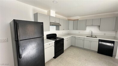 5108 Greene Ln in Las Vegas, NV - Building Photo - Building Photo