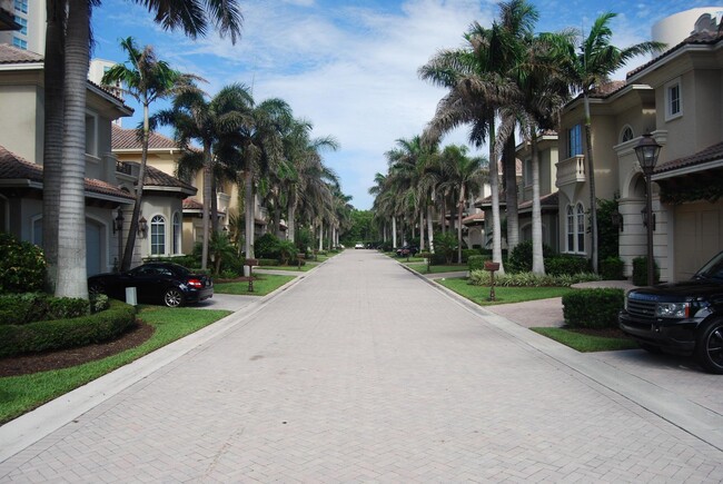 3640 S Ocean Blvd in Highland Beach, FL - Foto de edificio - Building Photo